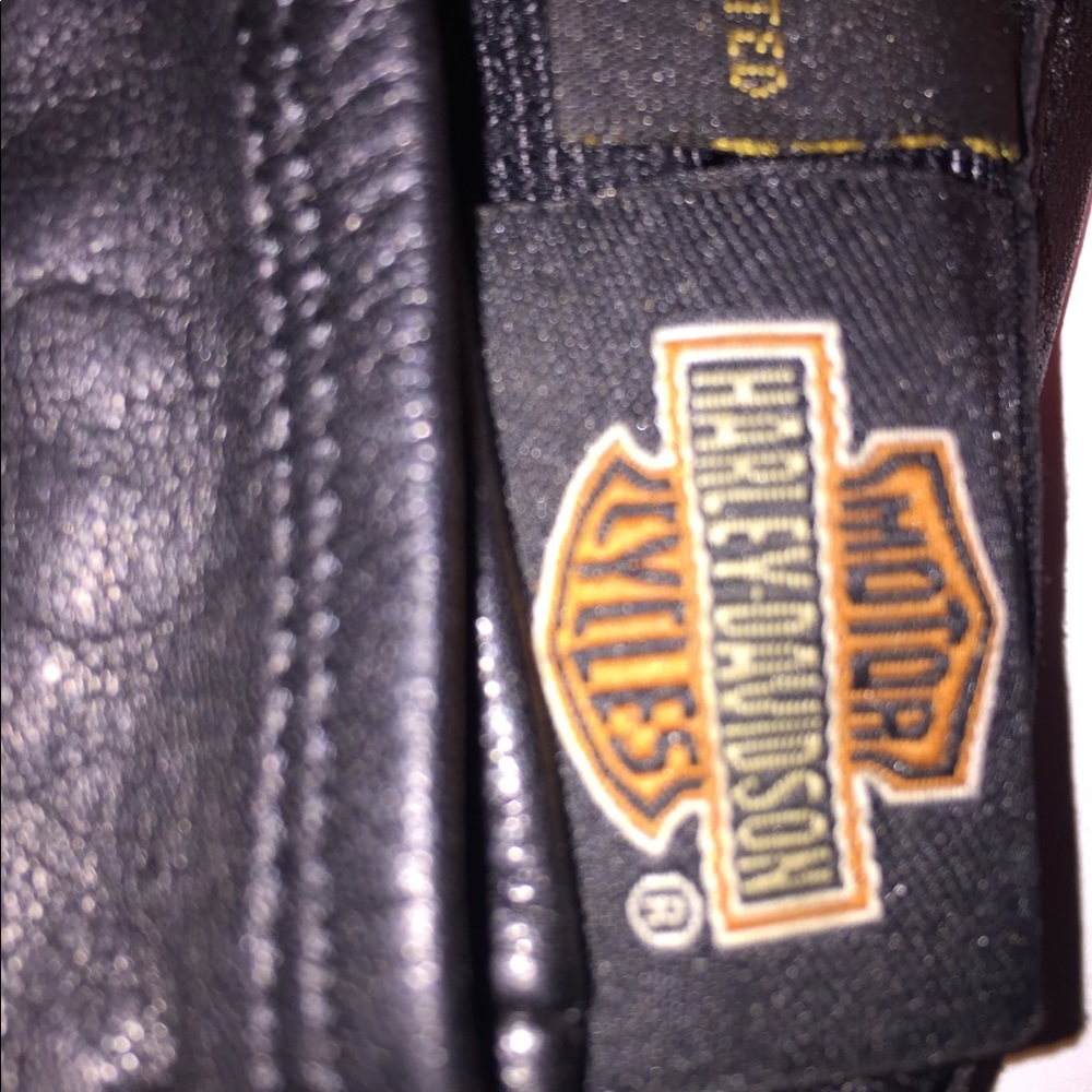 Gloves - Picture 3 of 5